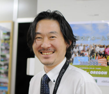 thumbnail-staff-11
