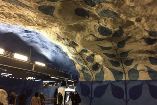 地下鉄駅のアート